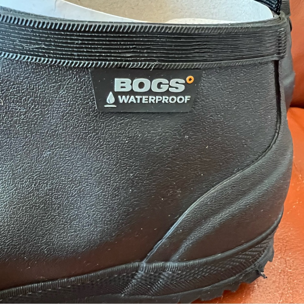 NWT. BOGS MEN'S COMPOSITE TOE OVERSHOE
WORK SHOES - Picture 4 of 12